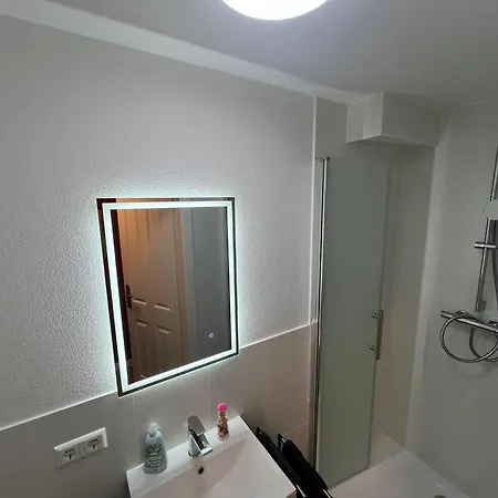 Hub 20 - Mit Balkon Hostal *